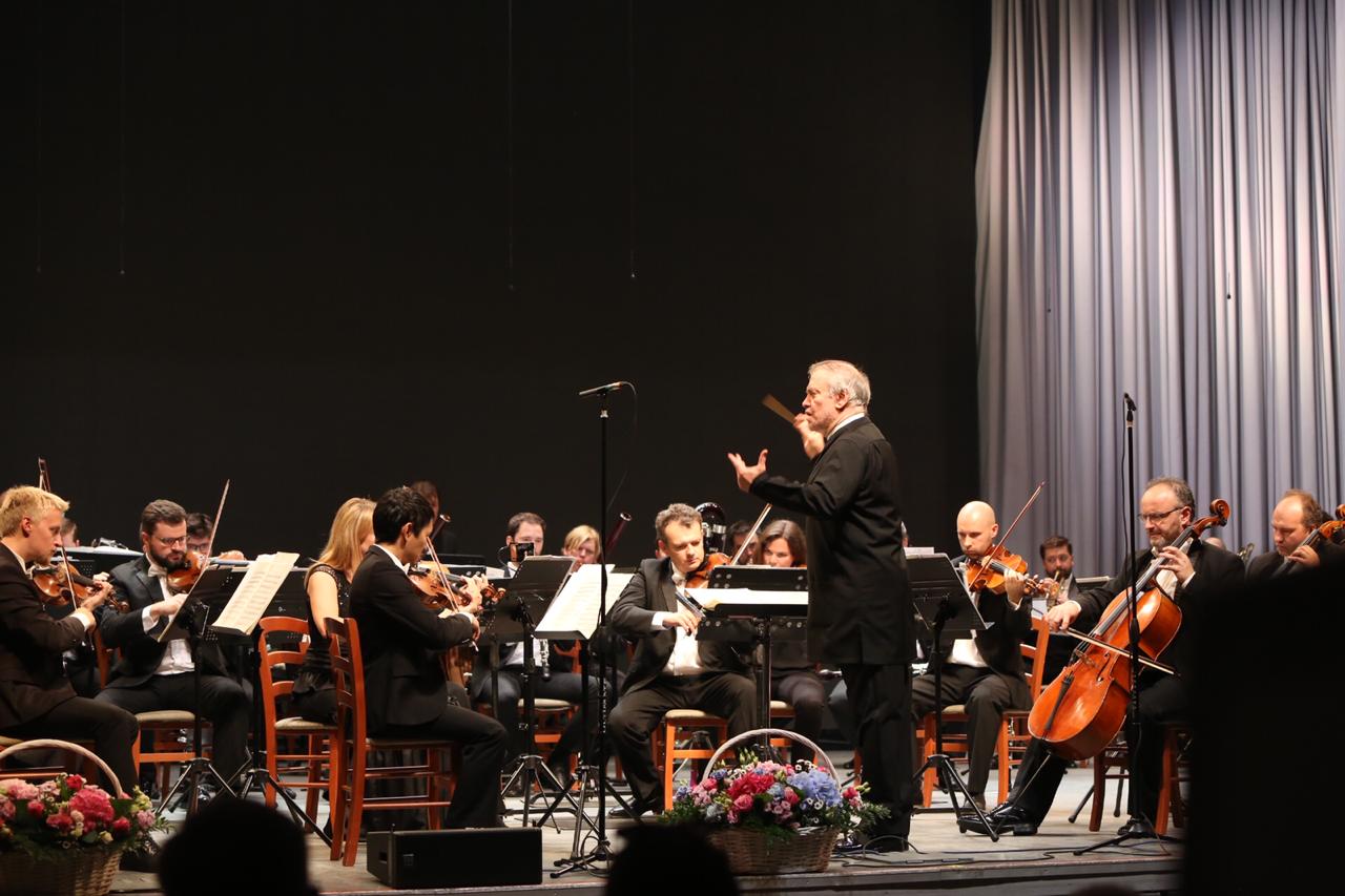 Валерий Гергиев и Симфонический оркестр Мариинского театра дадут первый публичный концерт в Красноярском крае